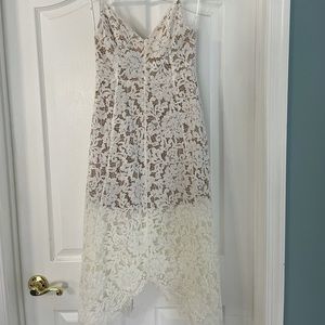 Lulu’s White Lace Midi Dress. #bridal #graduationdress #wedding #dress